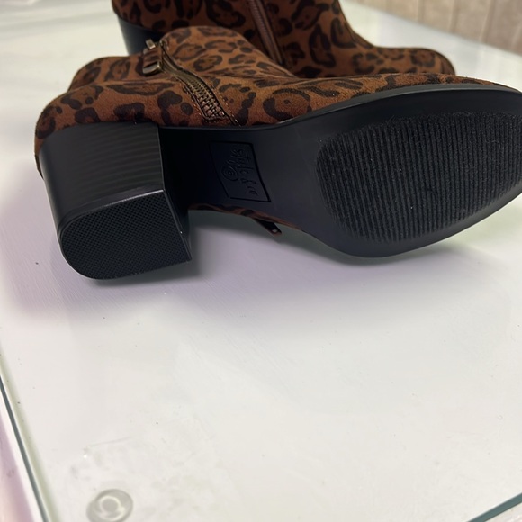 Leopard Print Ankle Boots - Picture 2 of 3